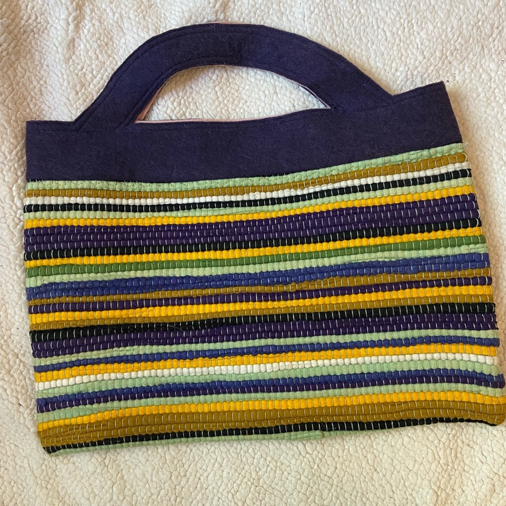 🌲 Multicolor Striped Handbag